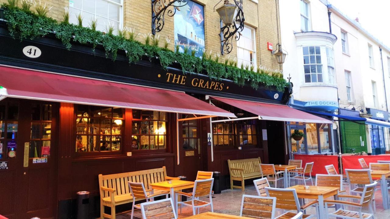 The Grapes Pub Hotell Southampton Eksteriør bilde